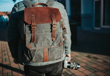 Ruksak s "travom" greškom doniran humanitarnoj radnji 