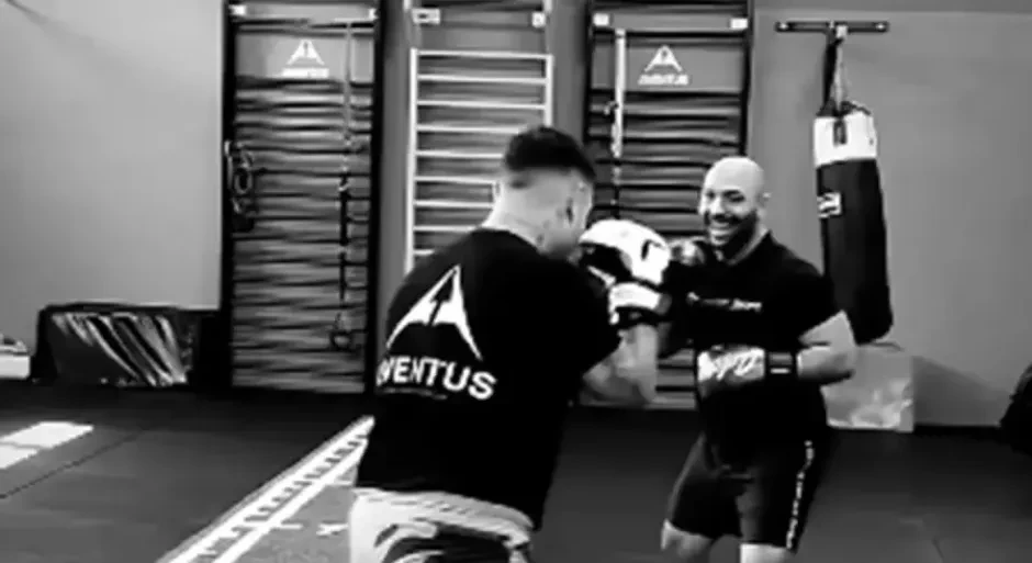 “Zvuk tišine” za brata: Darko Lazić objavio potresnu pjesmu i slomio srca fanova (VIDEO)