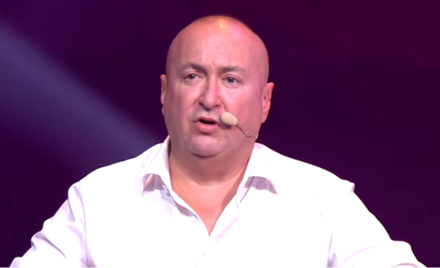 Oglasila se Đanijeva supruga nakon informacije da je pjevač hitno operisan