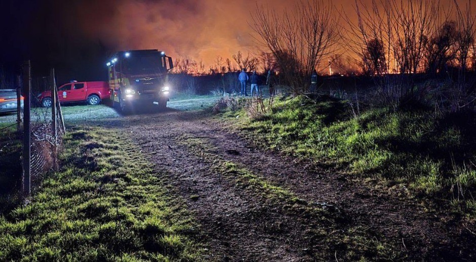 Gusti dim nadvio se nad Novim Sadom zbog velikog požara (FOTO)