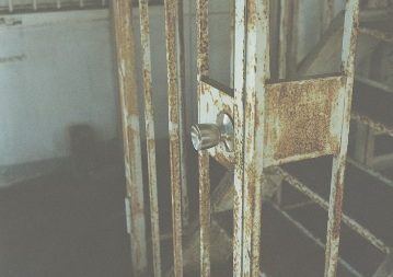 Službenik Tužilaštva iza rešetaka mjesec dana