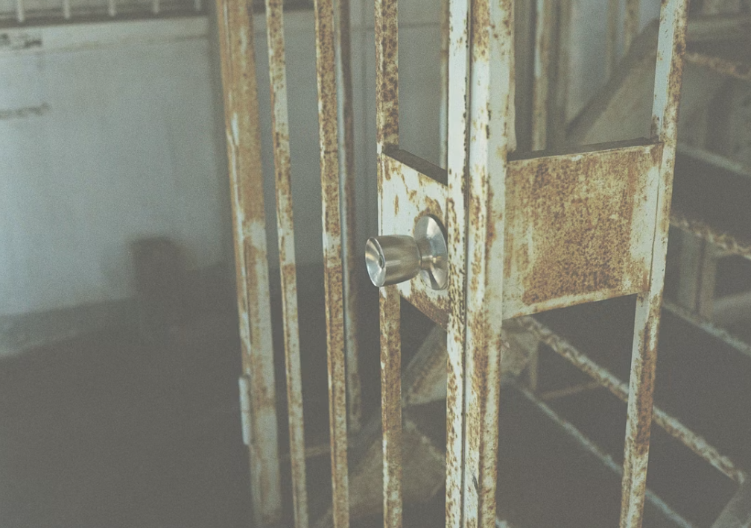 Službenik Tužilaštva iza rešetaka mjesec dana