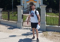 Božidar iz Branešaca pješači do Hilandara: "Želim da idem kao što su naši Sveti nekada išli" (FOTO)