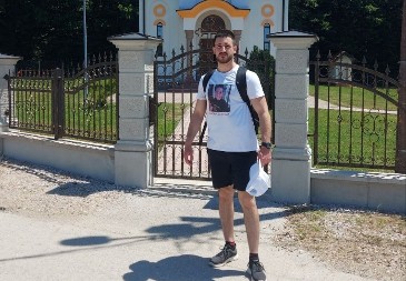 Božidar iz Branešaca pješači do Hilandara: "Želim da idem kao što su naši Sveti nekada išli" (FOTO)