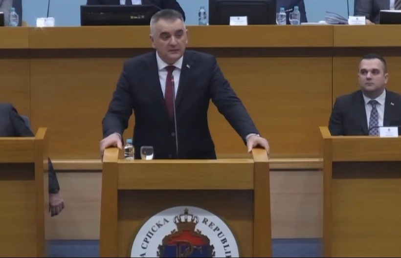 Minić poručio poslanicima da se ne brukaju: "Usaglasite Rezoluciju pa mi onda skačite po glavi!"
