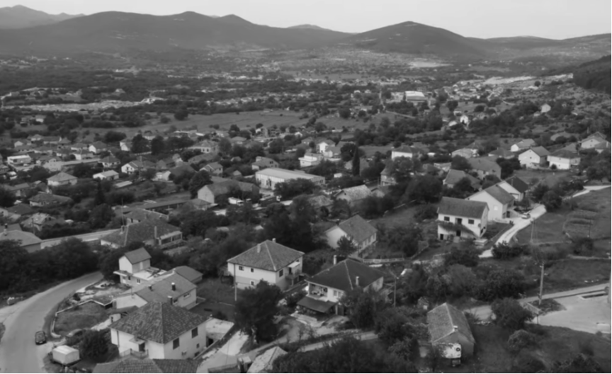 Bileća zavijena u crno: Preminuo student nakon pada sa četvrtog sprata