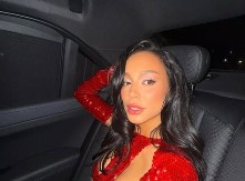 Oglasila se trudna pjevačica: Plašim se...