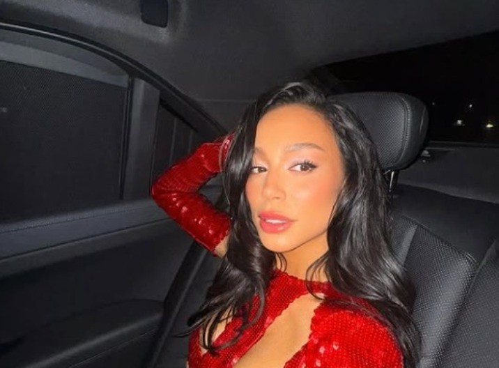 Oglasila se trudna pjevačica: Plašim se...