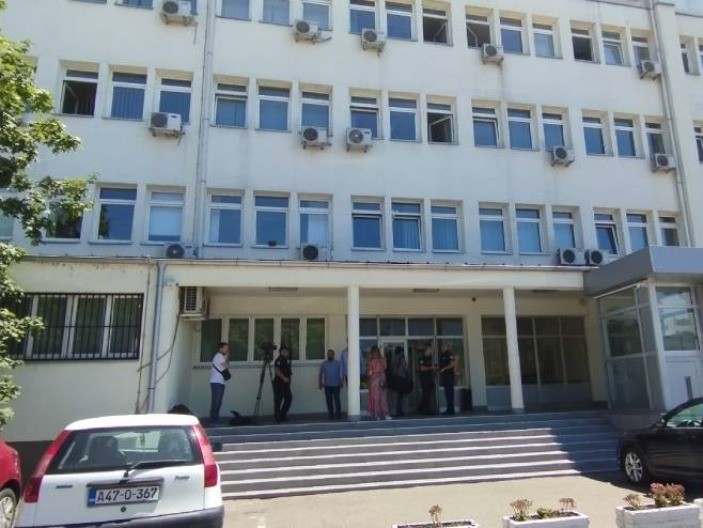 Banjalučanin prijeteći pištoljem oteo skoro 19.000 KM