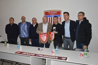 Nova uprava uspješno slaže kockice u FK Kozara: Kačavenda svo znanje i iskustvo poklonio gradiškom velikanu