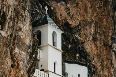 Biljana provela 40 dana pod Ostrogom: Ono što je doživjela ostavlja bez riječi (FOTO)