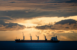 Iranska garda zaprijetila potpunim zatvaranjem Ormuskog moreuza