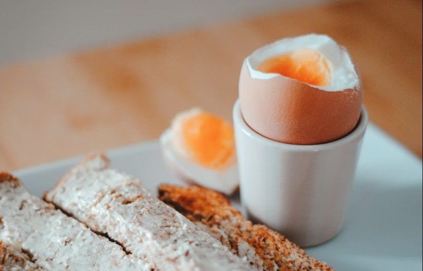 Evo da li jaja treba staviti u hladnu ili ključalu vodu