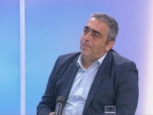 Ko je zaposlen mimo konkursa?