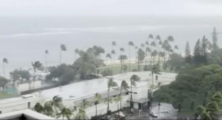 Snažna oluja pogodila Havaje: Poznati glumac se spasio u zadnji čas