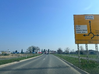 Kamioni u pratnji policije krenuli prema graničnom prelazu (FOTO/VIDEO)