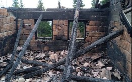 Podmetnut požar na Bjelašnici, planinarski dom devastiran (FOTO)