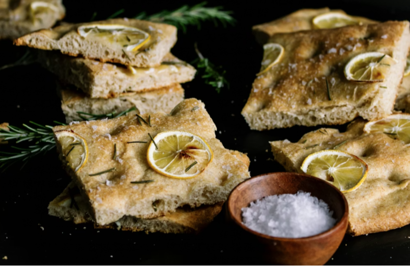 Najlakša posna fokača sa bijelim lukom i ruzmarinom: Od mirisa kreće voda na usta