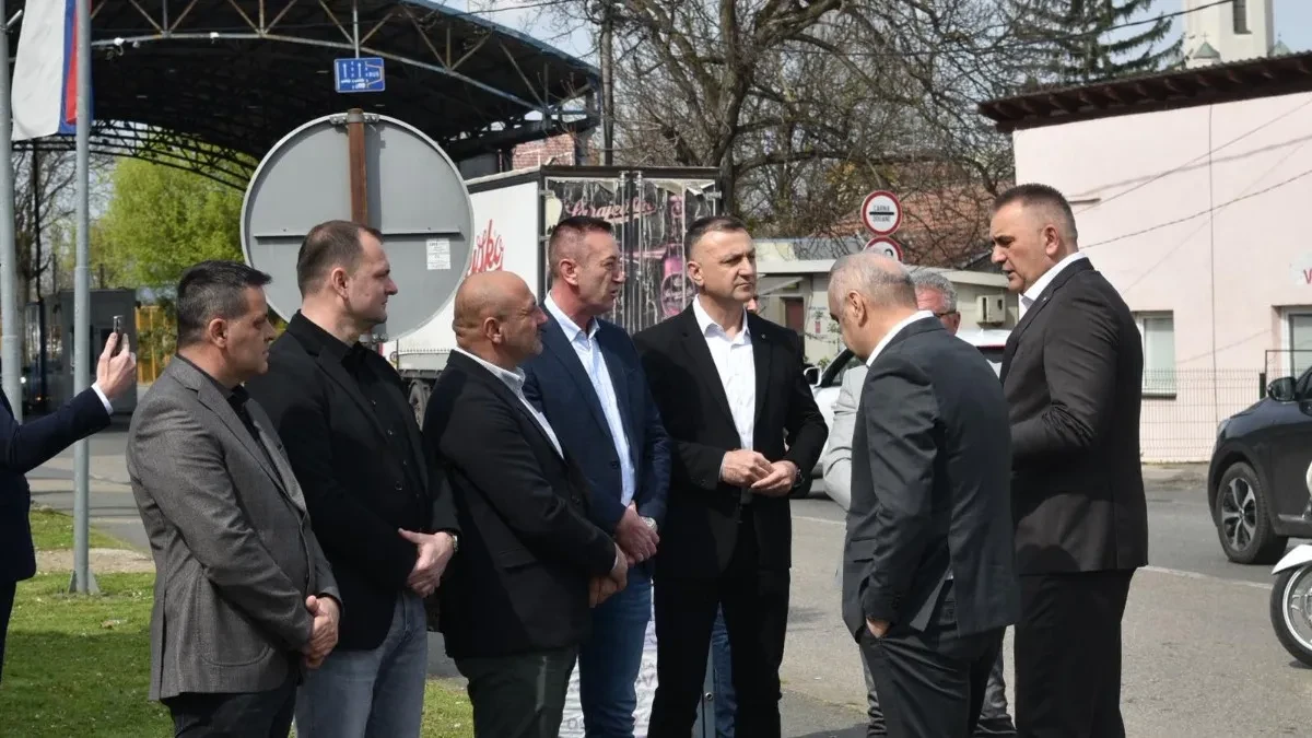 Minić u Gradišci: Podržavamo Logistiku, ali ne i blokade granica