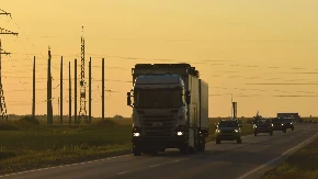 Djevojka iz Subotice ima 18 godina i već vozi kamion: 