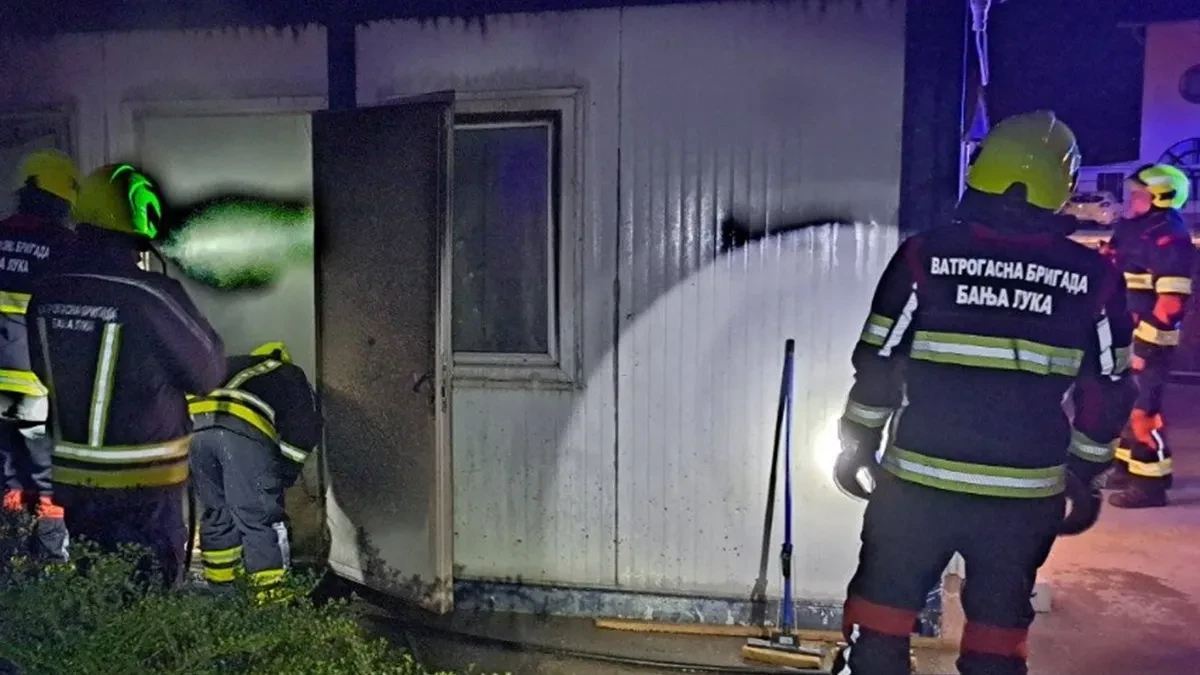 Gorio stambeni kontejner u Banjaluci (FOTO)