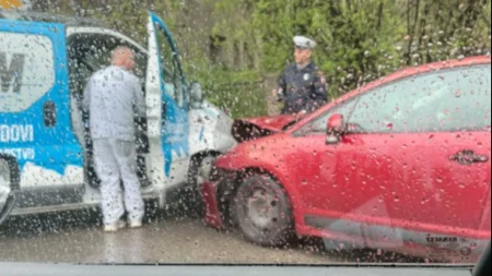 Udes u Banjaluci: Saobraćaj usporen, policija na licu mjesta (VIDEO)
