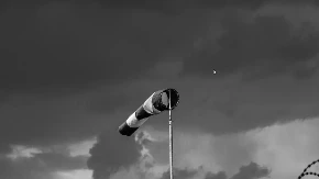 Nevrijeme u Sloveniji: Udari vjetra ruše stabla, hiljade bez struje