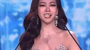 Drama na bini: Ispale joj navlake za zube, a ono što je uradila poslije diglo publiku na noge (VIDEO)