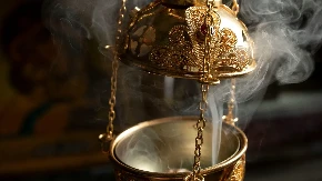 Patrijarh Porfirije osvještao antimince za beogradske hramove.