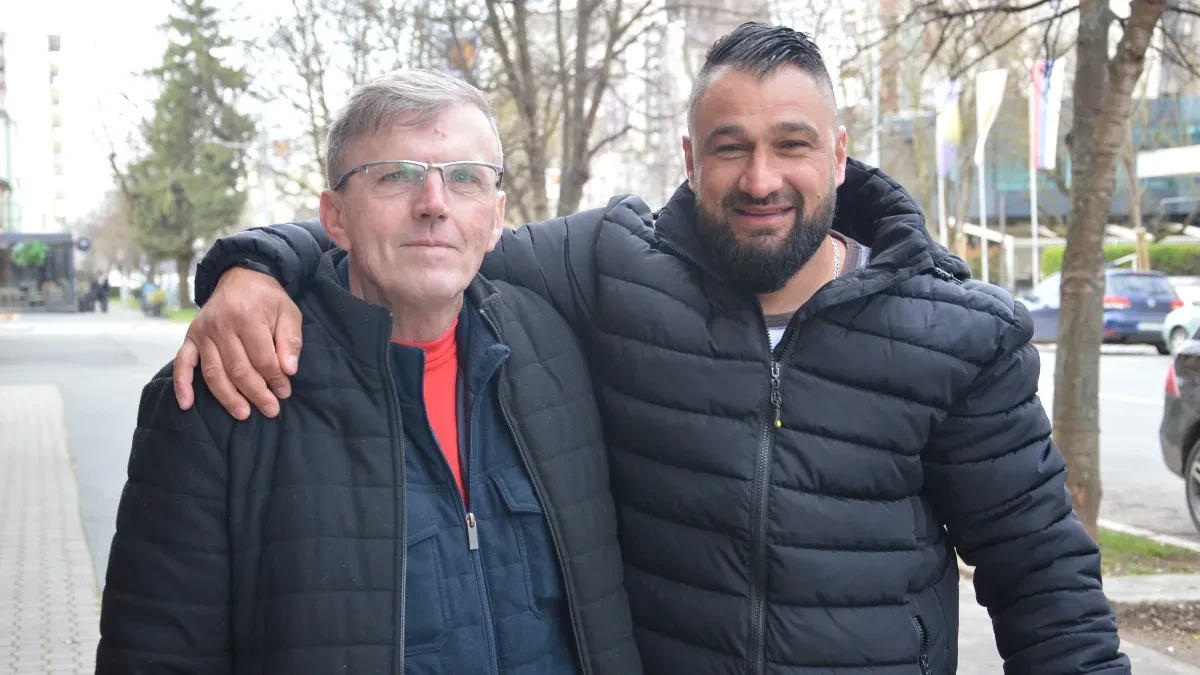 Dugačke gaće se ne skidaju do odlaska na more: Zima se ne predaje, ali ne predaju se ni duhoviti Gradiščani (FOTO)
