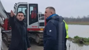 Minić na terenu: Premijer obišao kritična područja u Pelagićevu