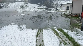 Problemi u Tuzlanskom kantonu: Brana pred prelijevanjem, najteže u Srebreniku (FOTO)