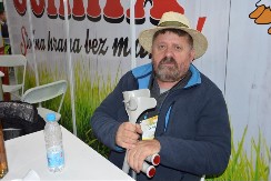 Vladimir Nović iz Dervente muku muči sa viškom mlijeka, ministarka Kuzmić kaže da Vlada nudi dovoljno podsticaja
