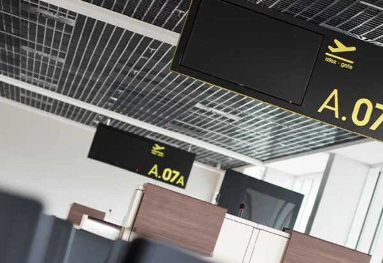 Avion sa 200 srpskih državljana sletio u Beograd