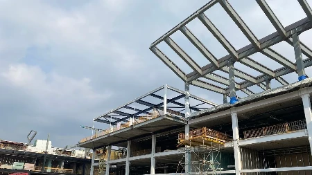 Užas na gradilištu: Tona zemlje zatrpala radnika, bori se za život