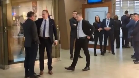 Vukanović udaljen sa sjednice NSRS (VIDEO)