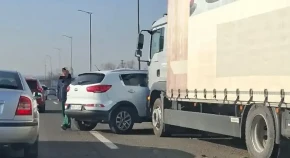 Zbog saobraćajne nezgode velika gužva na brzoj cesti