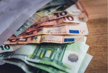 Uhapšen zbog lažnih novčanica: Na pumpi u Stanarima mijenjao falsifikovane evre