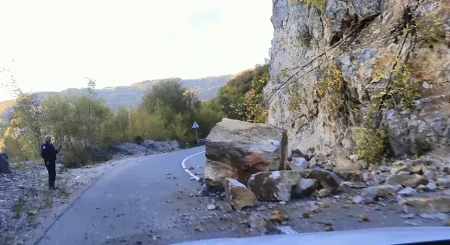 Vozači, oprez: Povećana opasnost od odrona