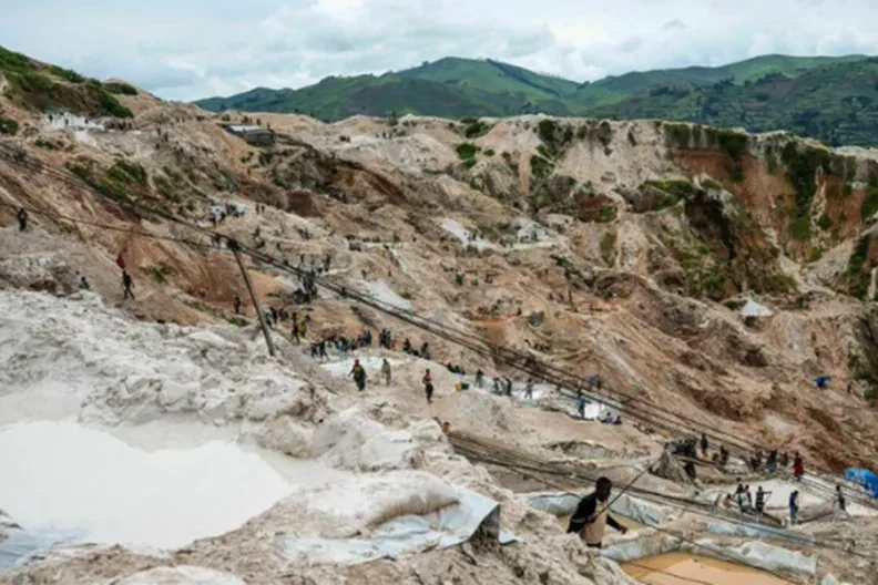 Tragedija u Kongu: Stotine poginulih u odronu u rudniku, među njima i djeca