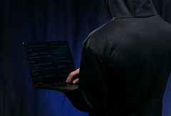 Sve više internet prevara, građani da ne dijele bankovne podatke