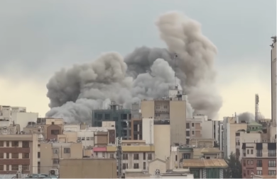 Mediji: Iran gađao Izrael projektilima sa kasetnom municijom