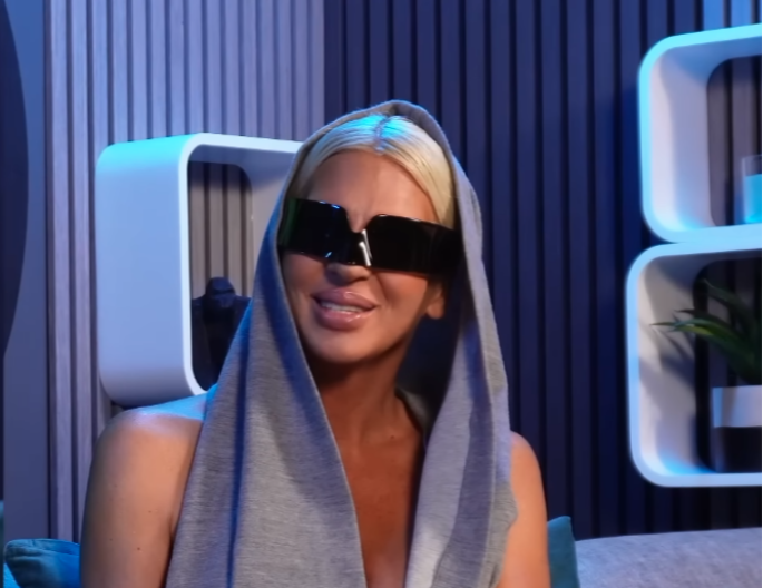 Turski mediji prate svaki njen korak: Ko je milijarder koji je navodno očaran Karleušom?!