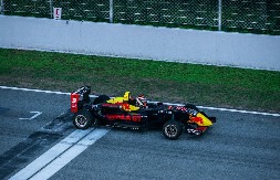 Katastrofa za Ferstapena na samom startu: Počela nova sezona Formule 1