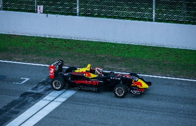 Katastrofa za Ferstapena na samom startu: Počela nova sezona Formule 1