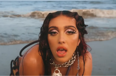 Svi gledali u isti dio stajlinga Lurdes Leon: Čipkana suknja na Nedjelji mode otkrila njenu pozadinu