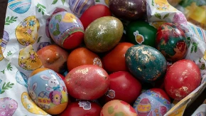 Sveštenik upozorava: U ove 3 boje nije dobro farbati vaskršnja jaja
