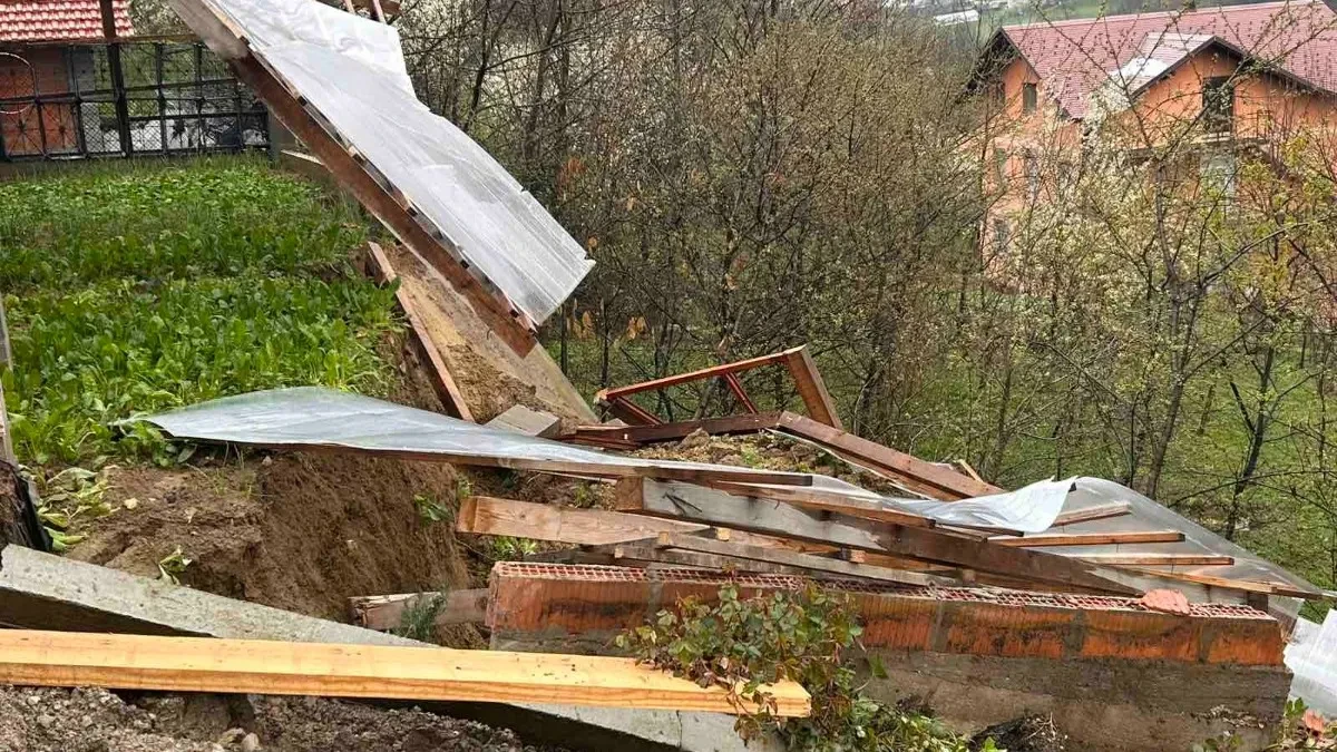 Klizište u banjalučkom naselju Lauš (Foto)