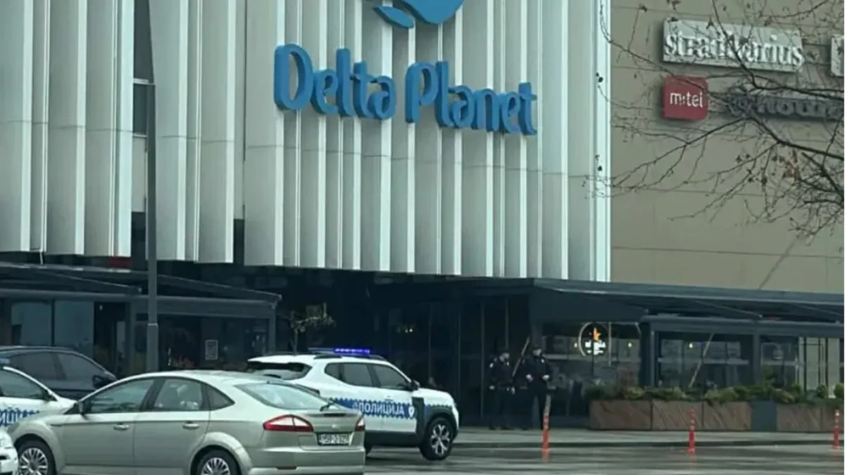 Dojava o bombi u tržnom centru Delta, kupci evakuisani