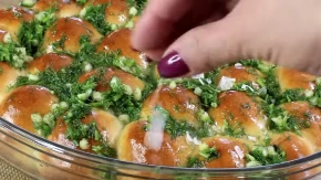 Pampushka - ukrajinsko pecivo sa bijelim lukom